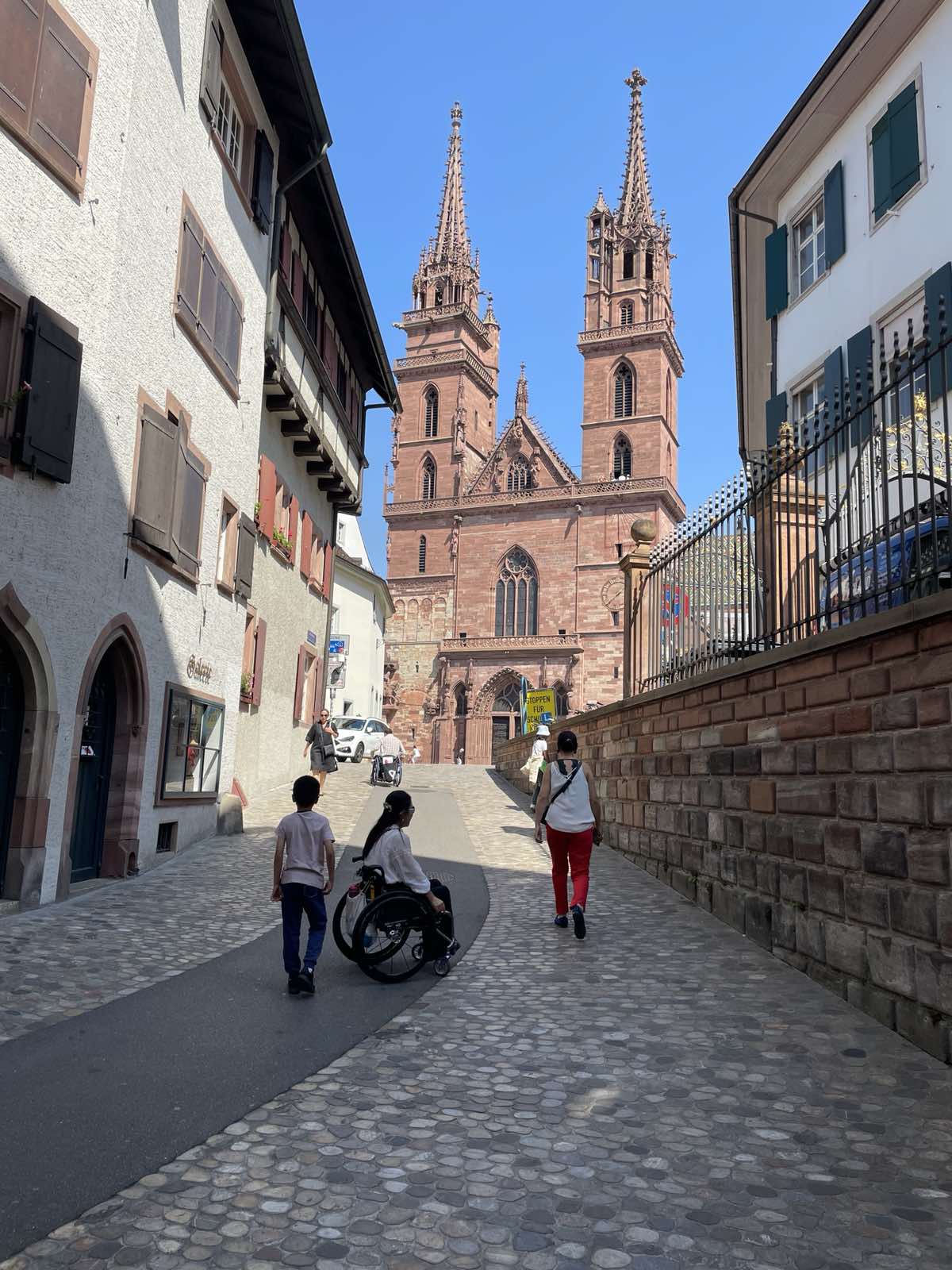 Kyrkan Münster i bakgrunden