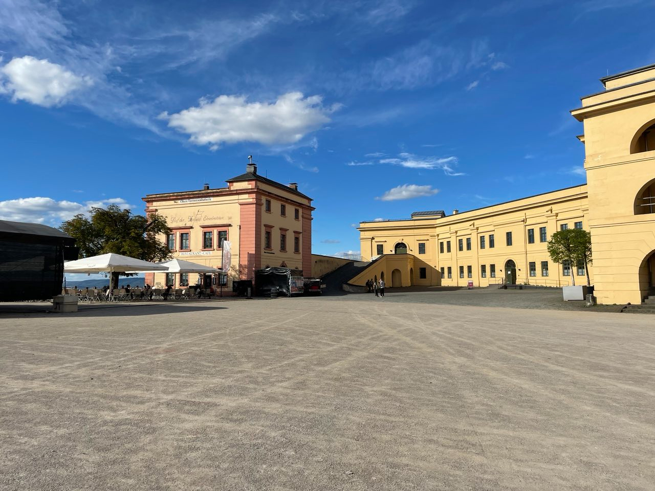 Ehrenbreitstein - Övre borggården